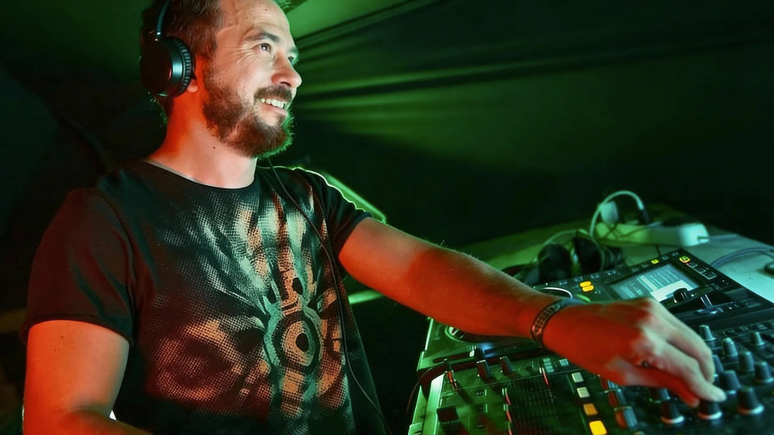 Photo of psytrance producer Tron performing live